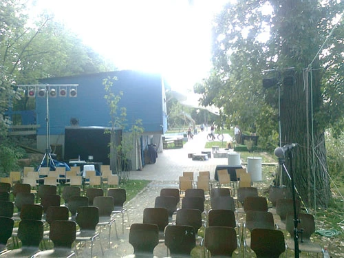 /tl_files/aa_filepool/Aktuelles/Gastspiel Frankfurt Blaues Haus.webp /tl_files/aa_filepool/Aktuelles/Gastspiel Frankfurt Blaues Haus.webp